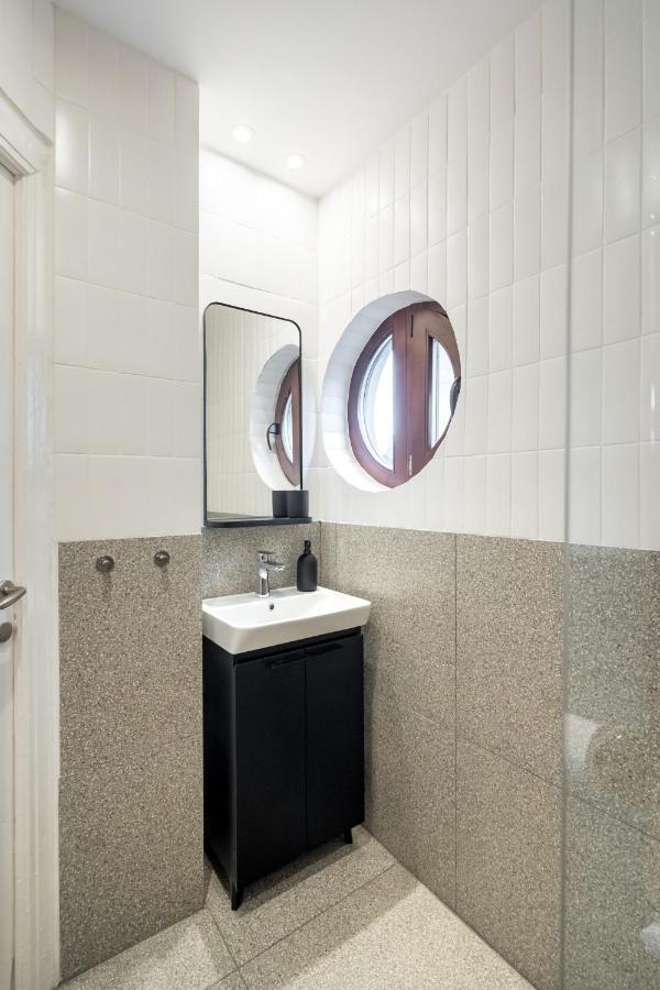 Cismigiu Serenity: 1Br Flat With Scenic Balcony Bukarest Exteriör bild