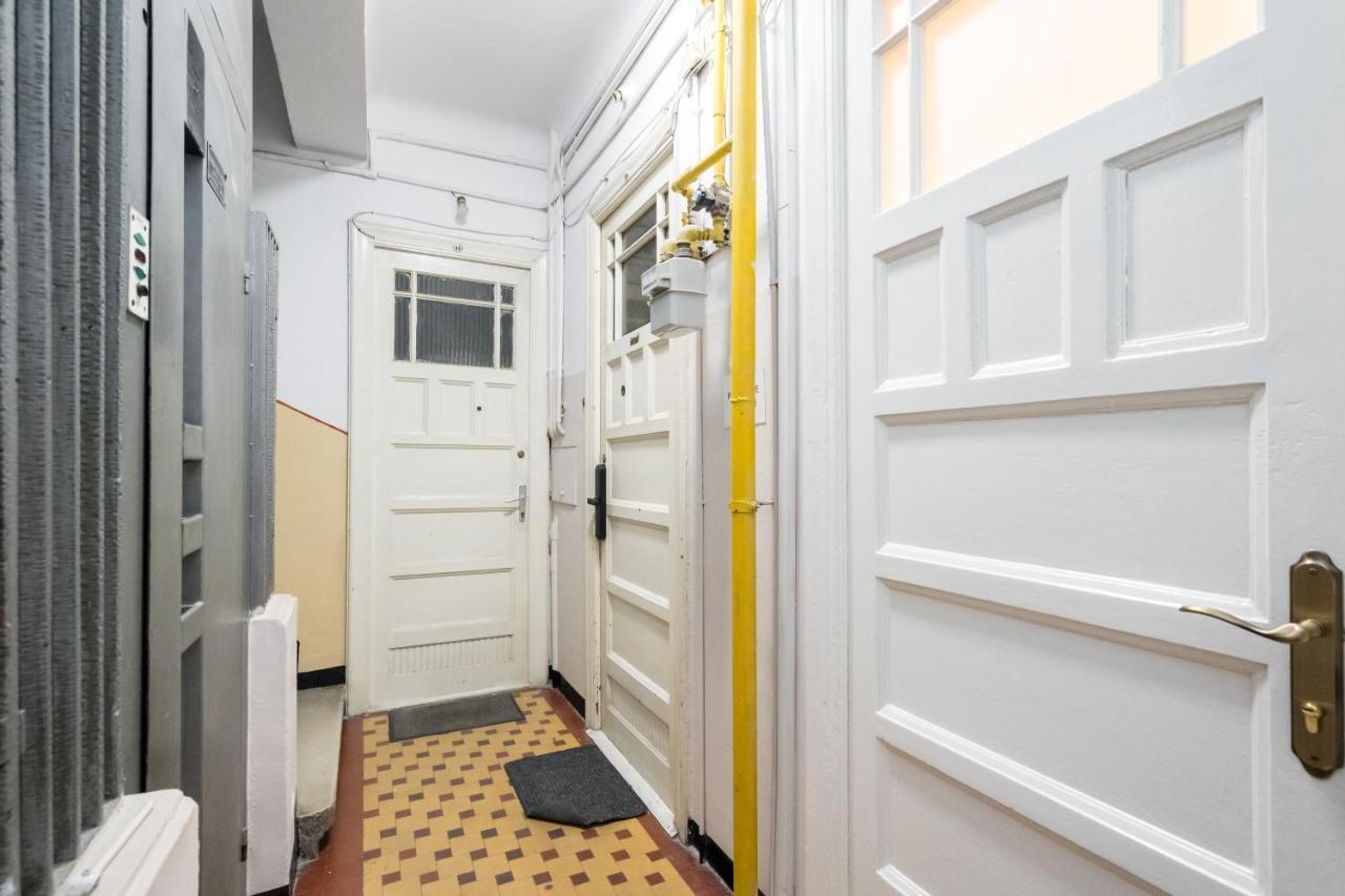 Cismigiu Serenity: 1Br Flat With Scenic Balcony Bukarest Exteriör bild