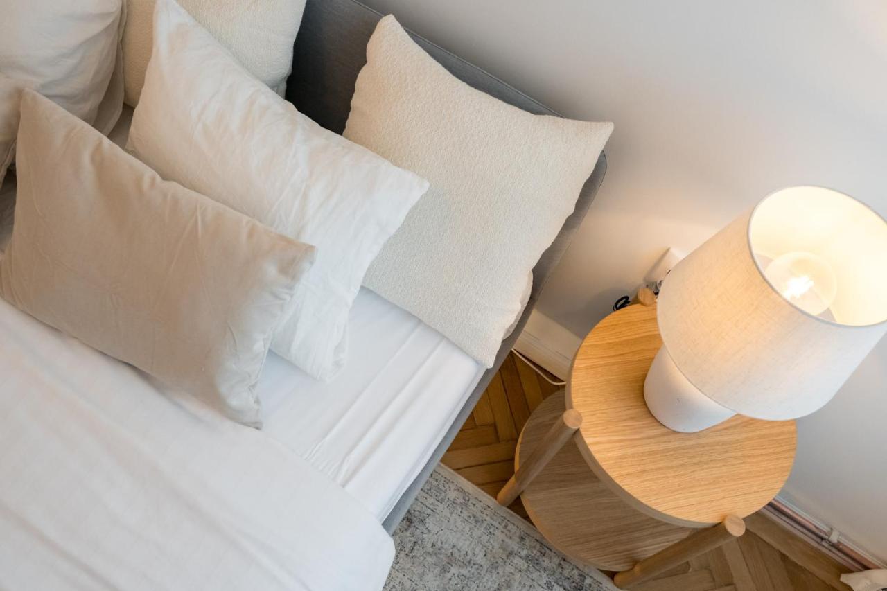 Cismigiu Serenity: 1Br Flat With Scenic Balcony Bukarest Exteriör bild