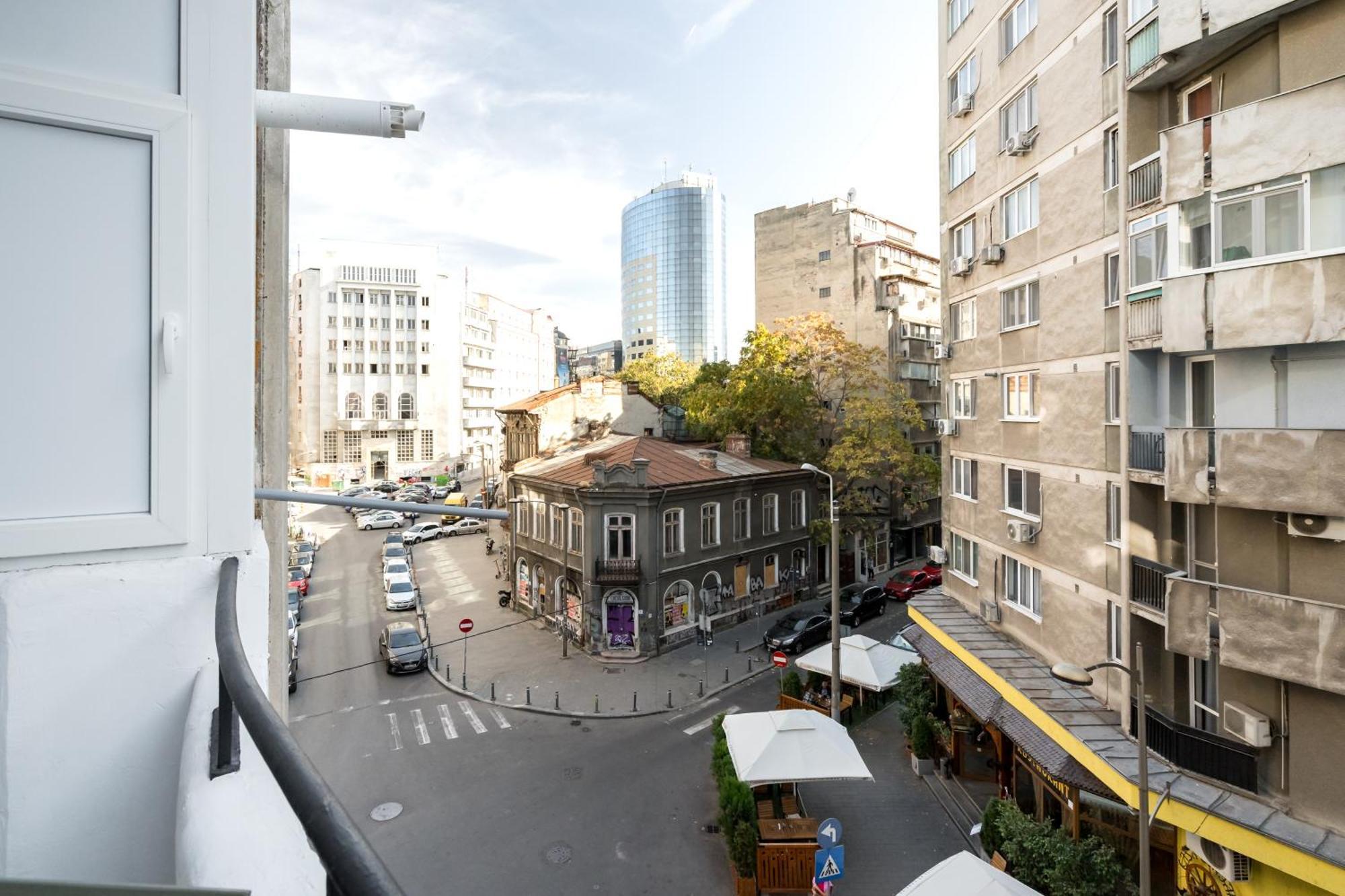 Cismigiu Serenity: 1Br Flat With Scenic Balcony Bukarest Exteriör bild