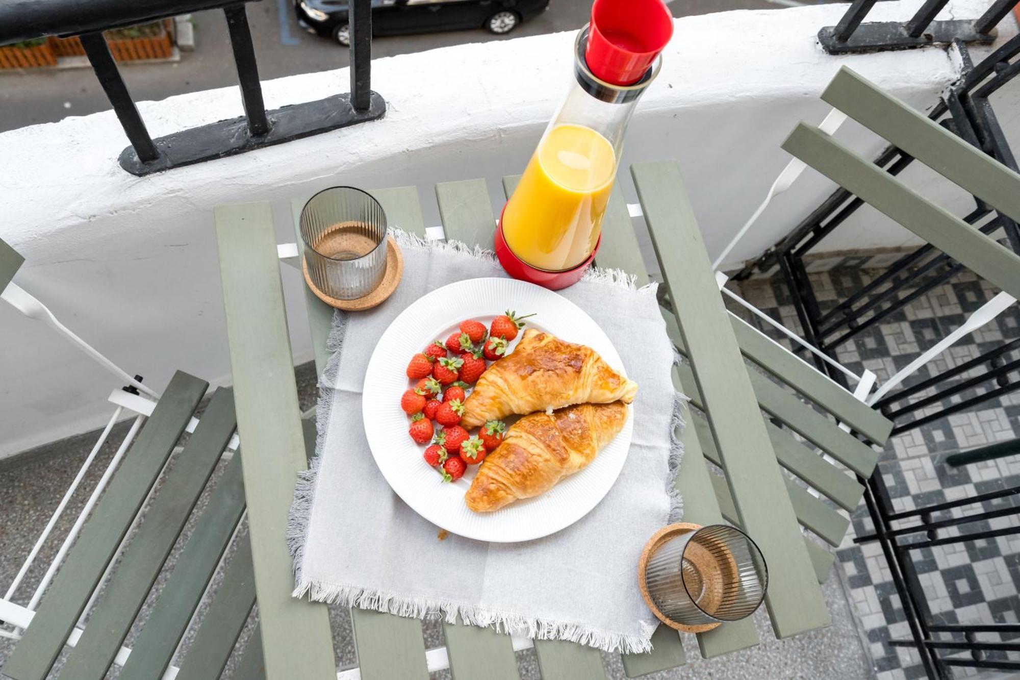 Cismigiu Serenity: 1Br Flat With Scenic Balcony Bukarest Exteriör bild